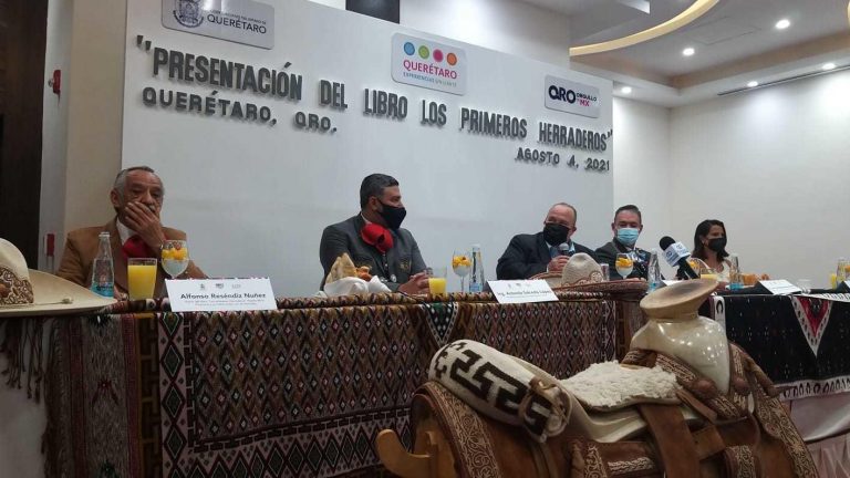 Presentan libro ”Los Primeros Herraderos”