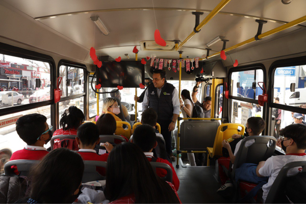 AUDIO-Supervisa Luis Nava la operación del Transporte Escolar Gratuito