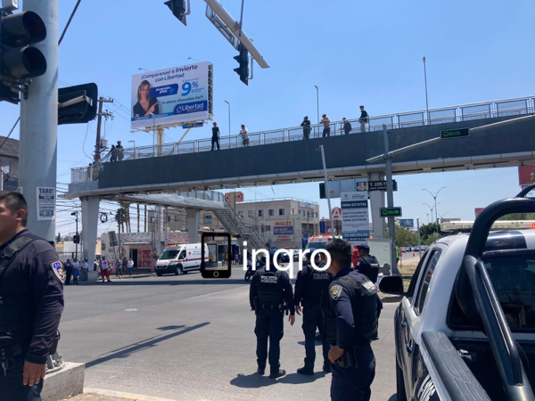 AUDIO-Joven amenaza con hacerse daño desde puente