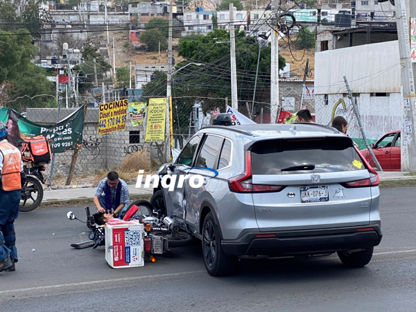 AUDIO: Dio vuelta prohibida y ocasionó accidente en la carretera a Chichimequillas