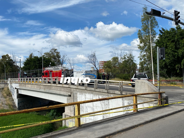 AUDIO: Localizan persona sin vida dentro de un canal en la avenida Rogelio Garfias