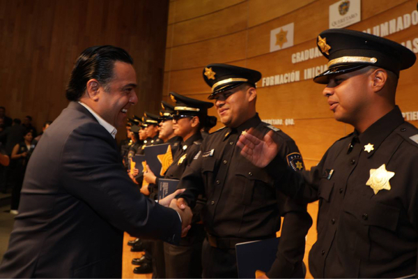 Se gradúan 13 policías del curso de Formación Inicial