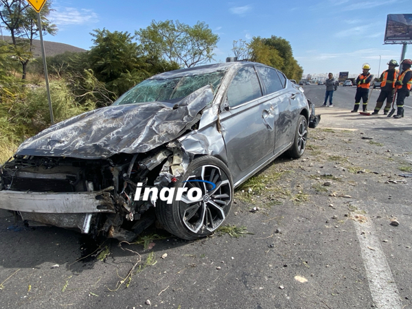 AUDIO: Vuelca auto en el Fray Junípero Serra