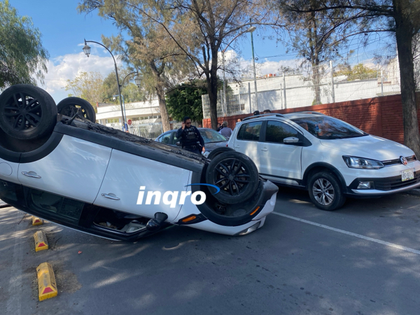 AUDIO: Vuelca auto en el Circuito Cerro de las Campanas