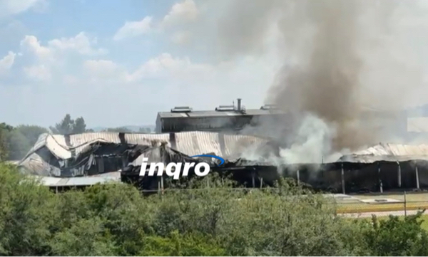 AUDIO: Arde bodega en parque industrial La Cruz