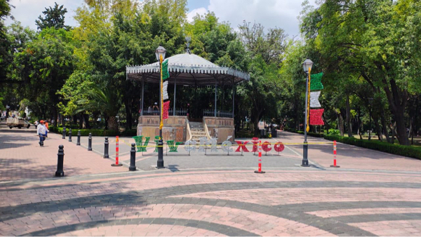 Colocarán 100 adornos conmemorativos al mes patrio: Armando Presa